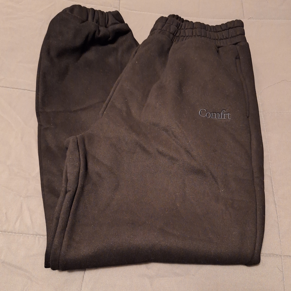 Comfrt Women's Black Joggers